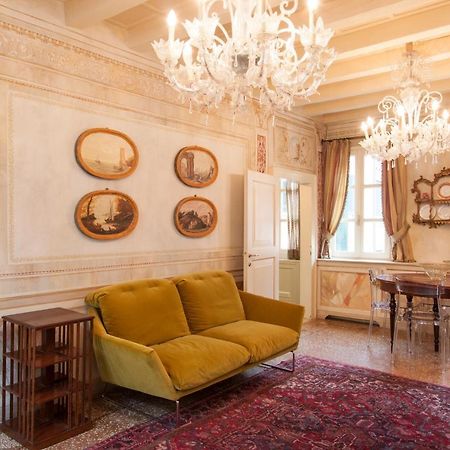 Explore Venice From A Sophisticated Hideaway In San Polo Exterior foto