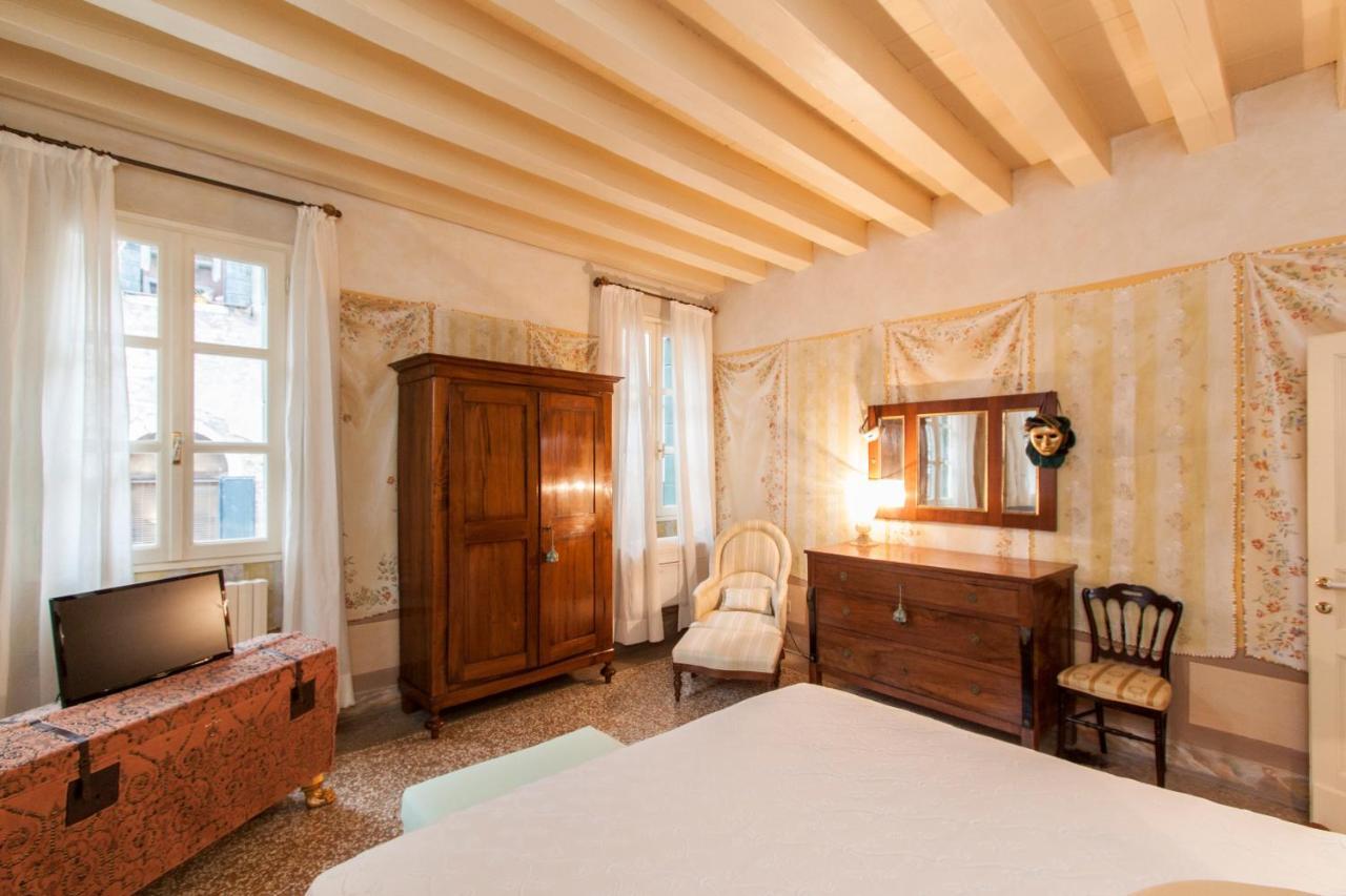 Explore Venice From A Sophisticated Hideaway In San Polo Exterior foto