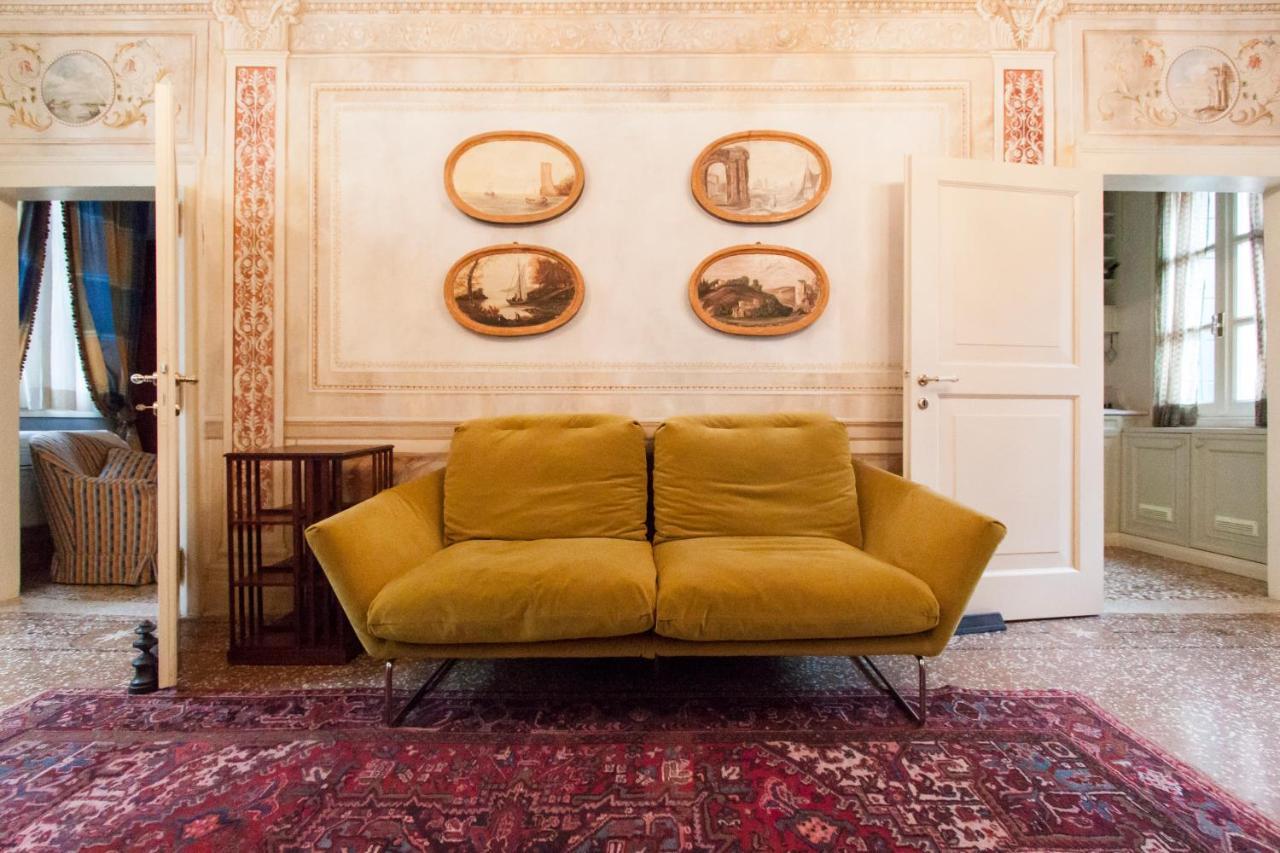 Explore Venice From A Sophisticated Hideaway In San Polo Exterior foto