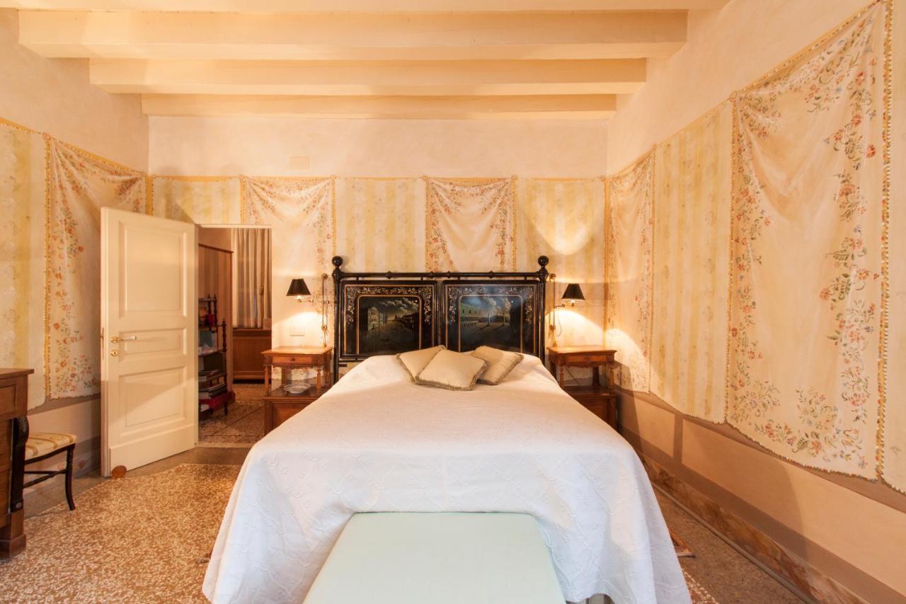 Explore Venice From A Sophisticated Hideaway In San Polo Exterior foto