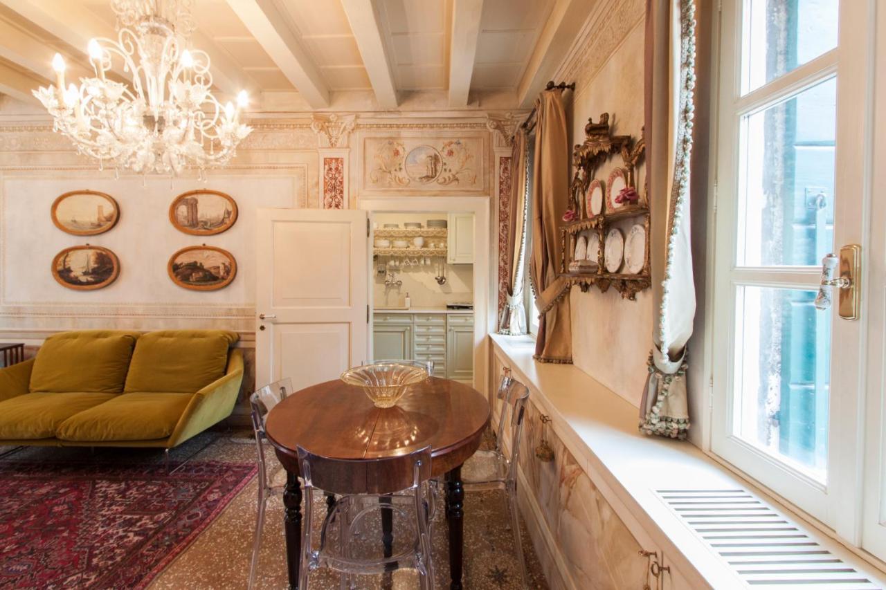 Explore Venice From A Sophisticated Hideaway In San Polo Exterior foto
