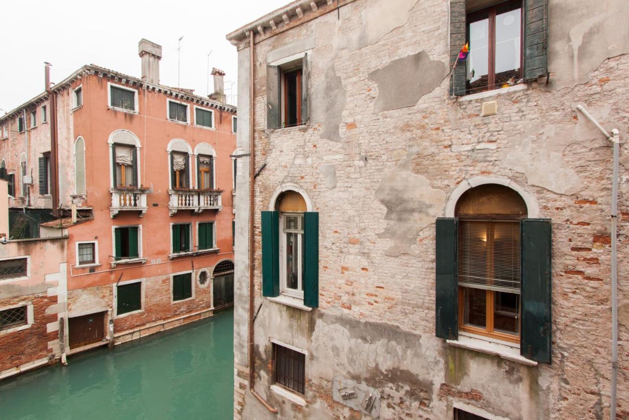 Explore Venice From A Sophisticated Hideaway In San Polo Exterior foto